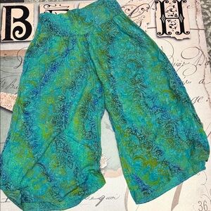❣️5|$25❣️Bohemian Women's Wide Leg capri length in Teal and Green